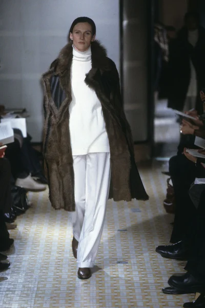 Look 2